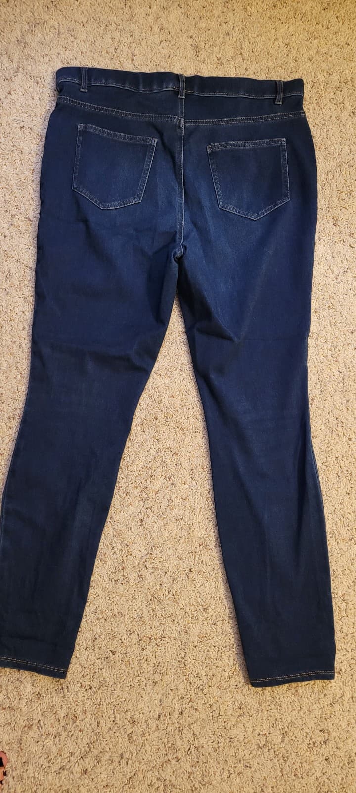 Jeans straight Leg Sz 11 Almost Famous - Image 1