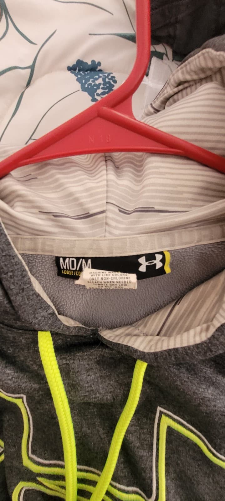 Under Armour Men's Hoodie sz Medium - Thumbnail 4