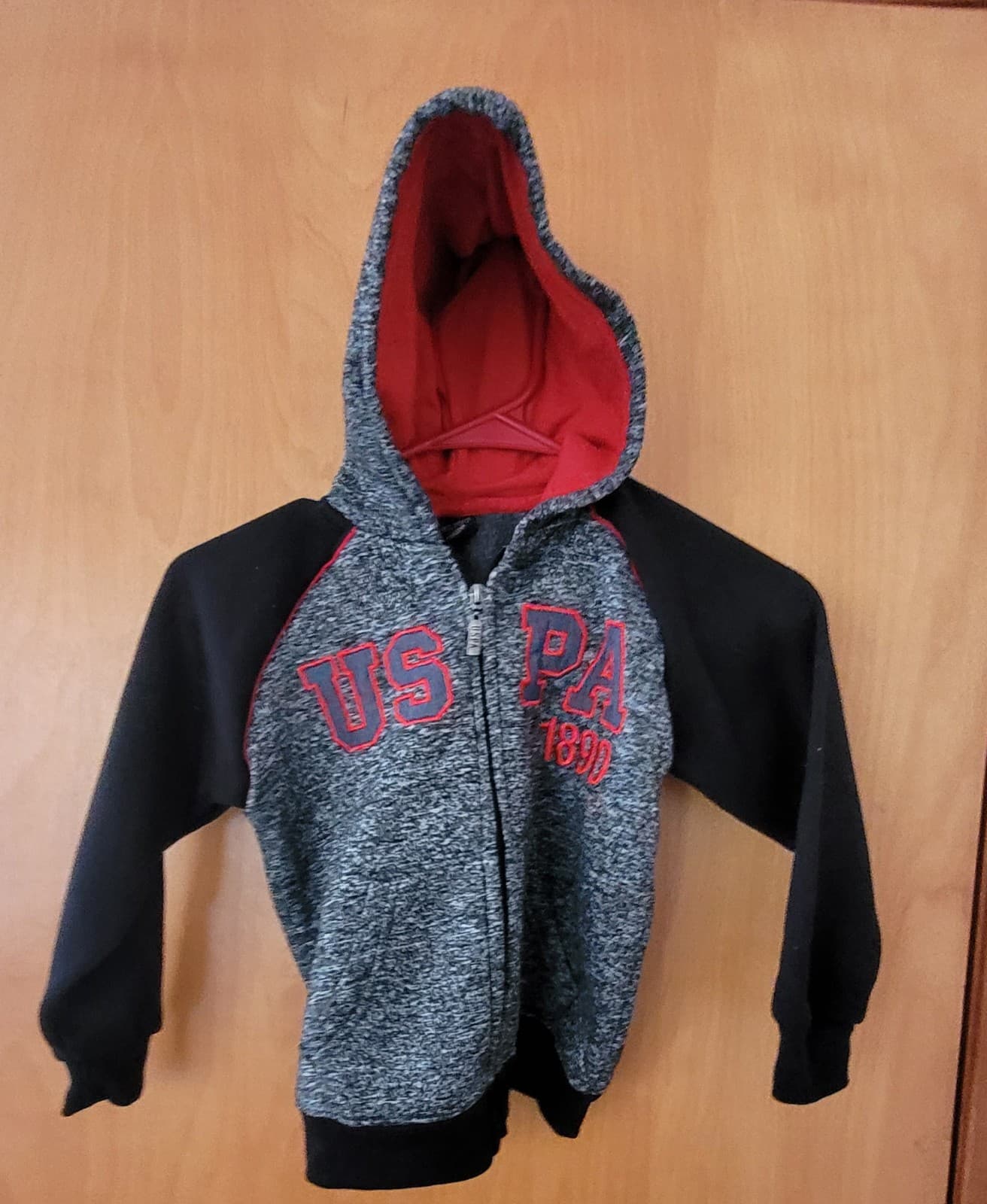 Boys Sweatshirt sz 5/6 US Polo - Thumbnail 3