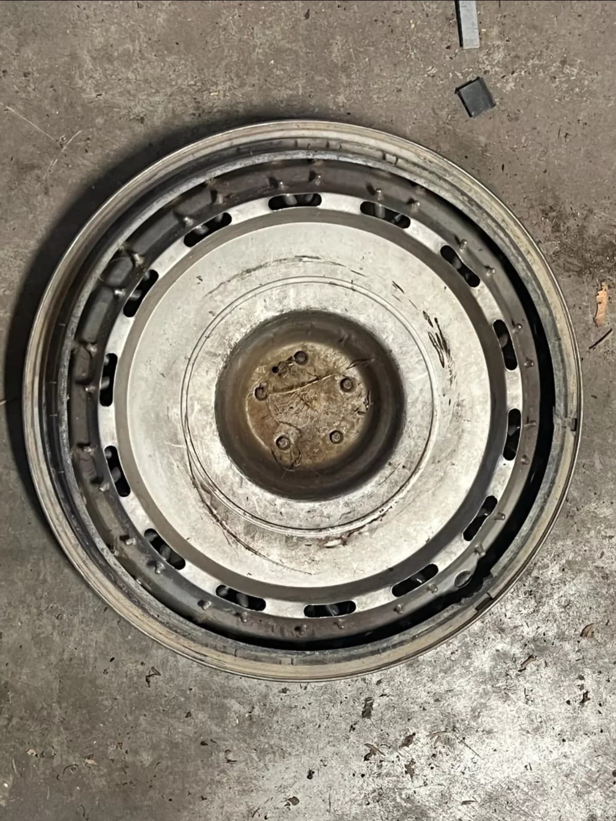 1978-1980 Vintage Oldsmobile 88 98 15" Wire Spoke Hubcap Wheel Cover - Thumbnail 2