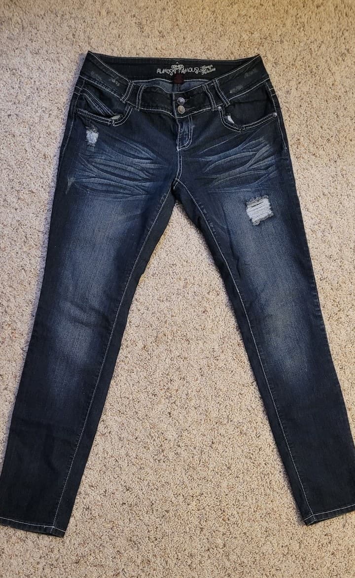 Jeans straight Leg Sz 11 Almost Famous - Thumbnail 2