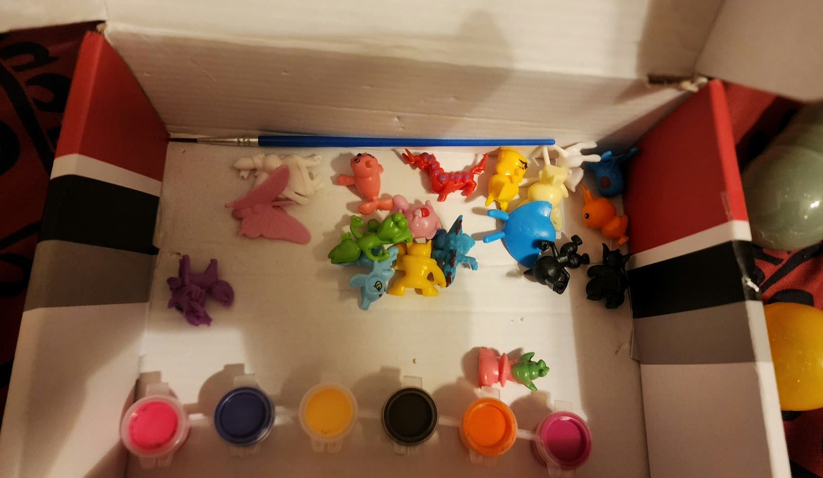 Pre-Filled Easter Eggs with Pokemon - Thumbnail 4