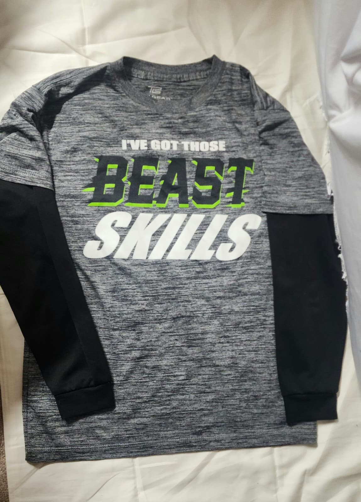 Boys Longsleeved shirt "Those Beast Skills" sz M - Thumbnail 2