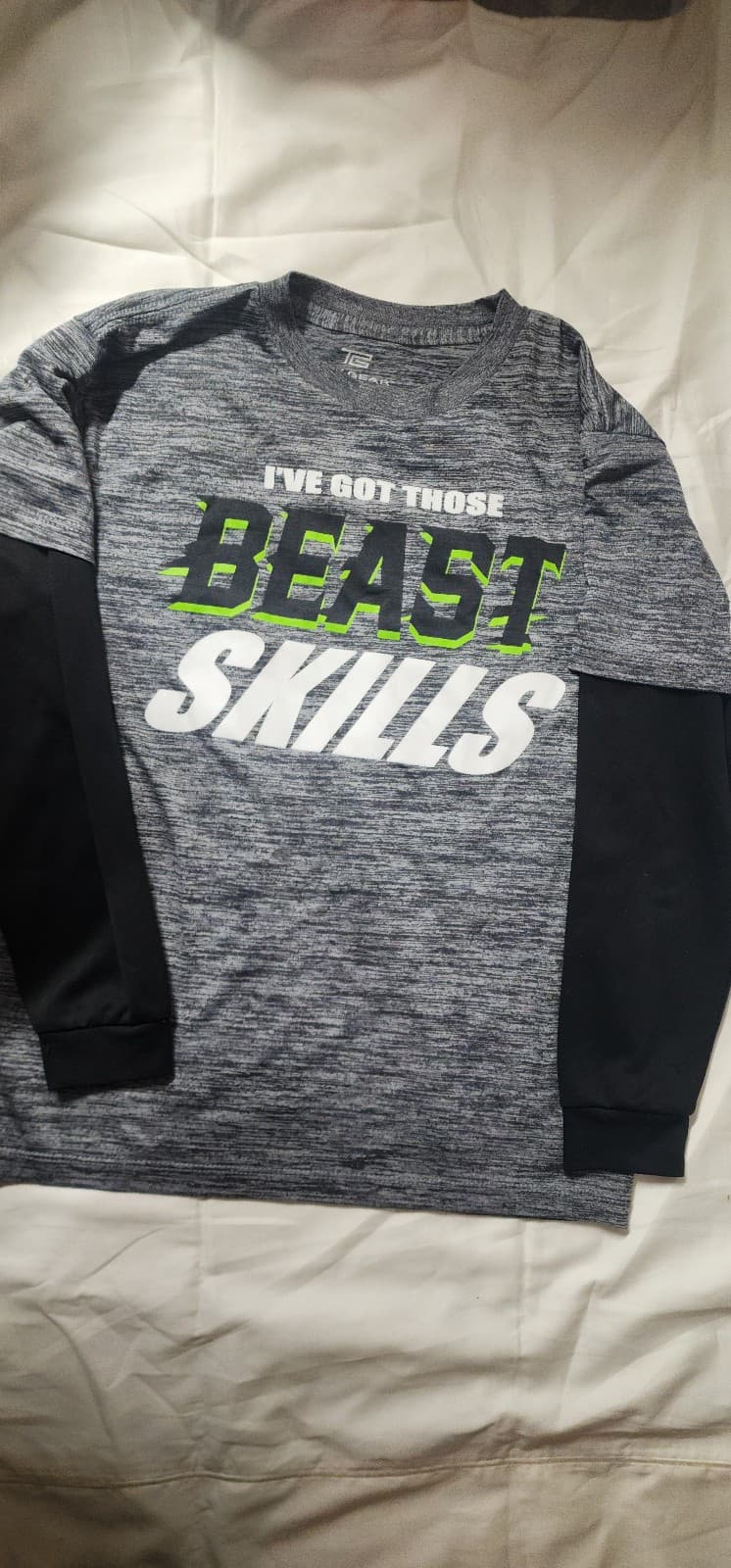 Boys Longsleeved shirt "Those Beast Skills" sz M - Image 1