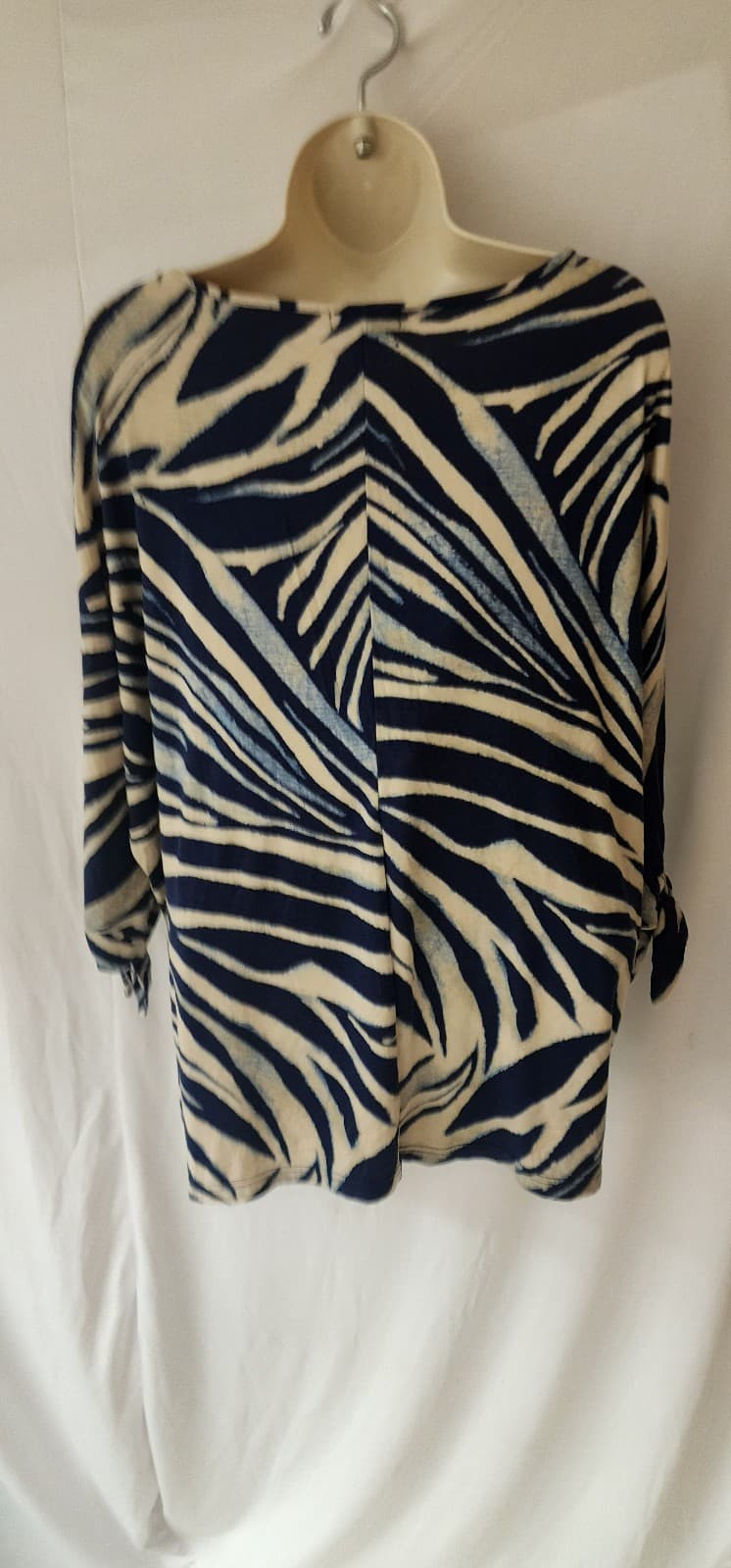 CHAPS Women 1X Round Neck Dolman Sleeve Jerney Knit Top Navy/Tan - Thumbnail 2