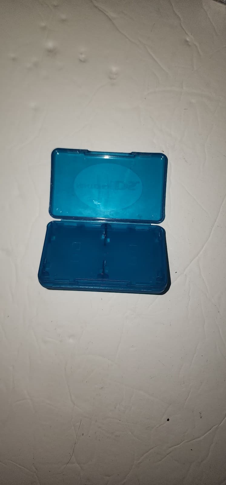 Nintendo DS games case - Thumbnail 2