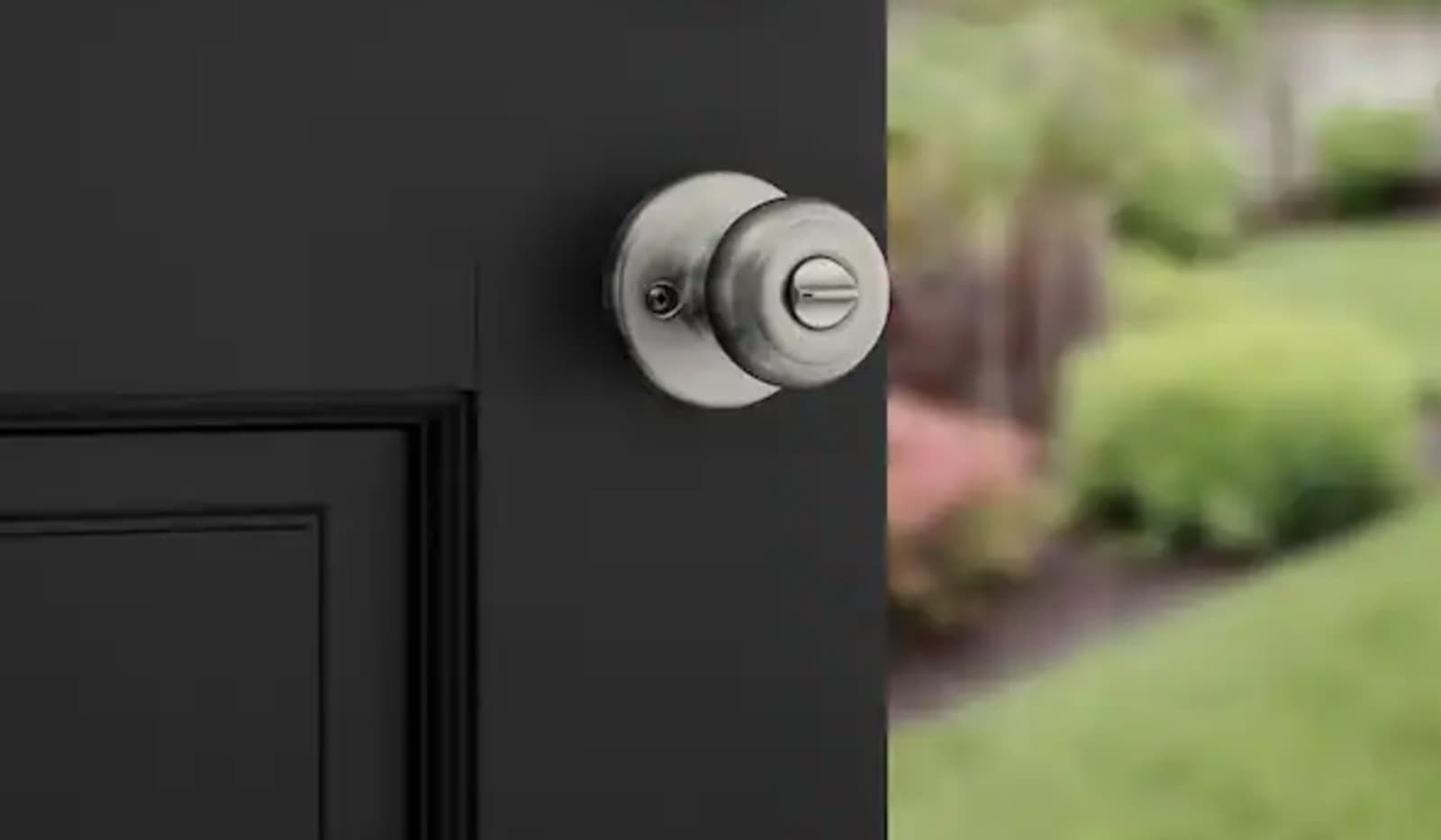 Kwikset Cove Satin Nickel Keyed Entry Door Knob with Smart Key - Thumbnail 4