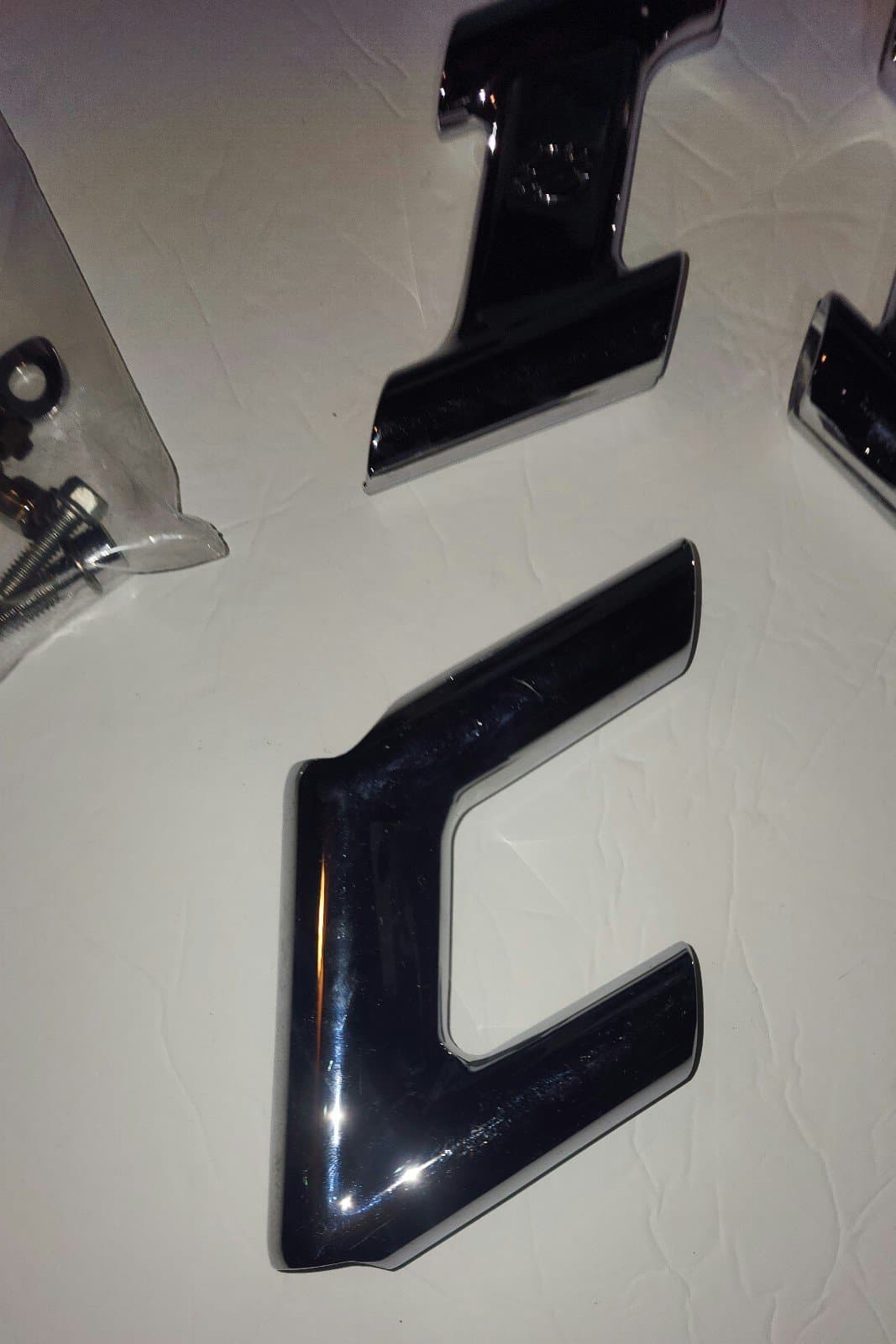 NOS OEM Genuine Harley Davidson LEFT & RIGHT OUTER GUARD RAIL CLAMP - Thumbnail 4