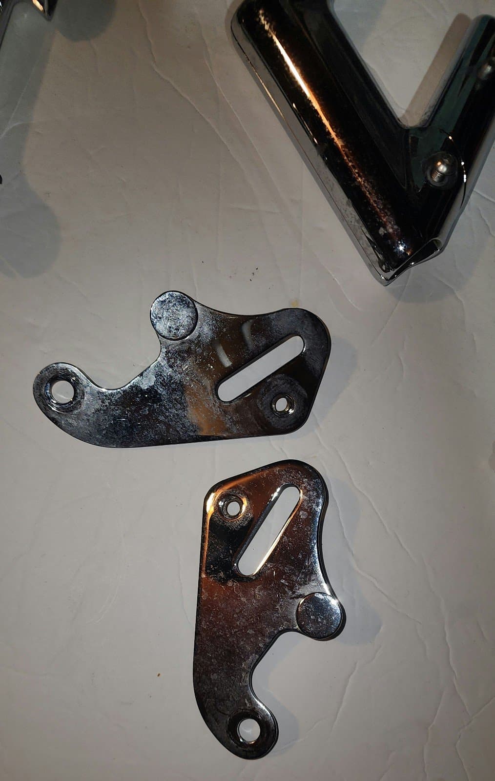 NOS OEM Genuine Harley Davidson LEFT & RIGHT OUTER GUARD RAIL CLAMP - Thumbnail 5