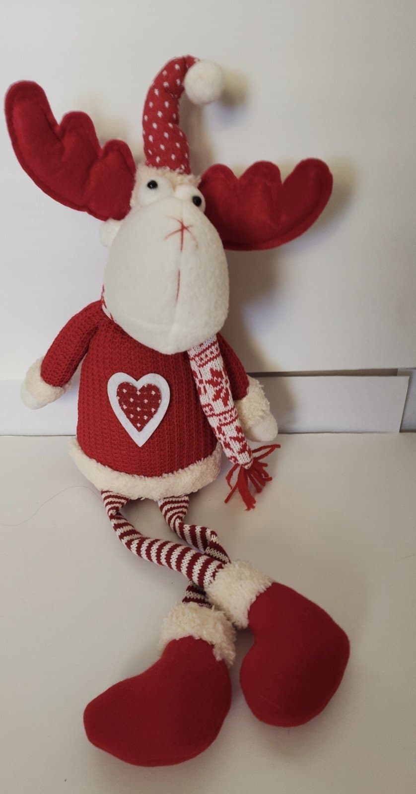 OhMill Christmas Figurine Window Display Plush Sitting Decorative Shelf Sitters - Image 1