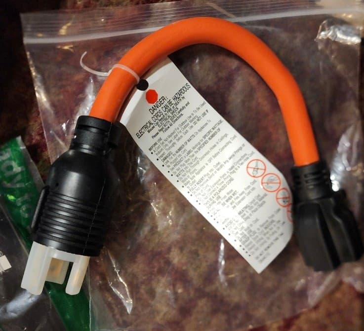 NEMA 5-15P to 6-20R Heavy Duty Electric Cable Plug Adapter - Image 1