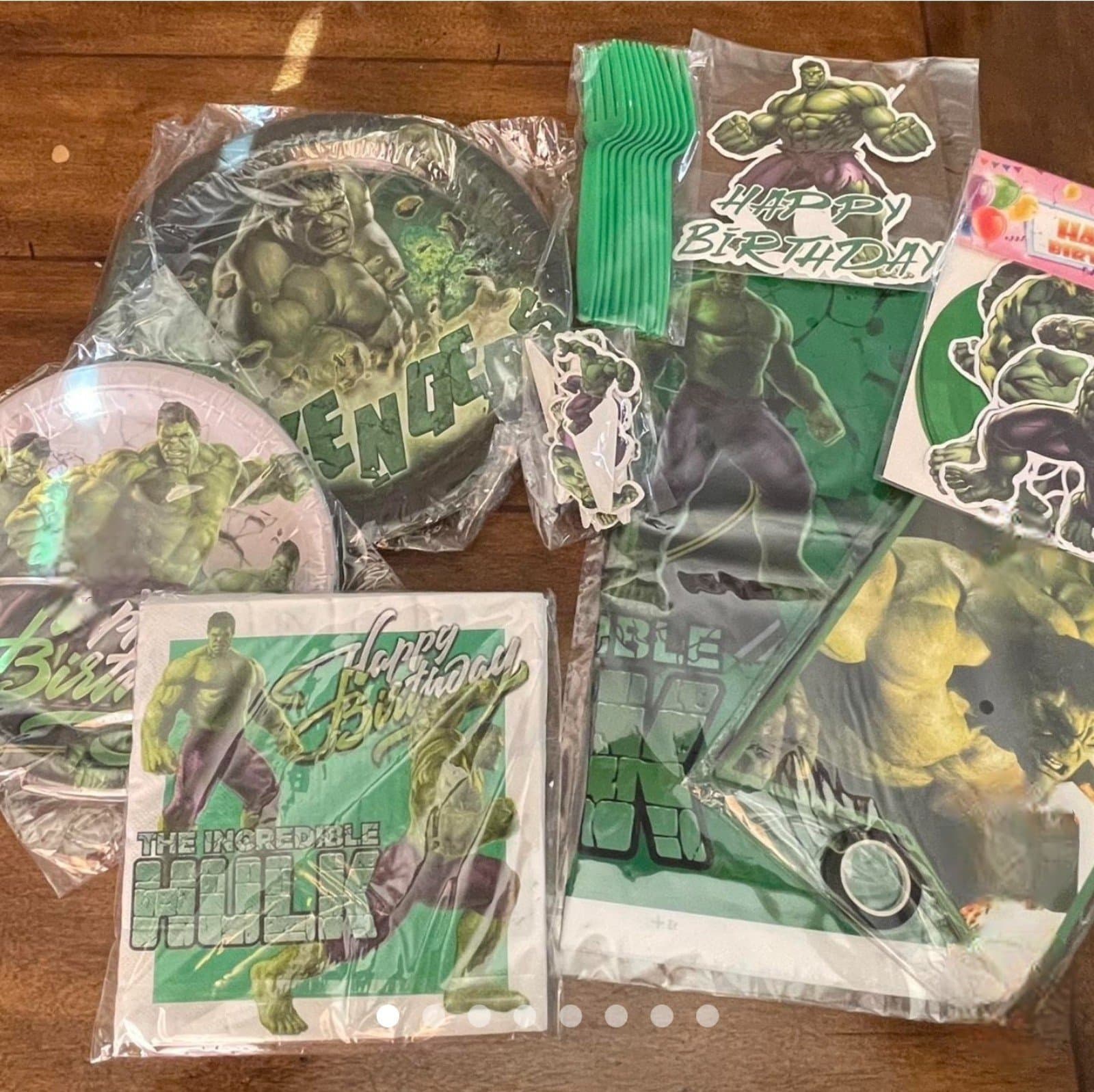 Hulk Birthday Party Decor - Thumbnail 2