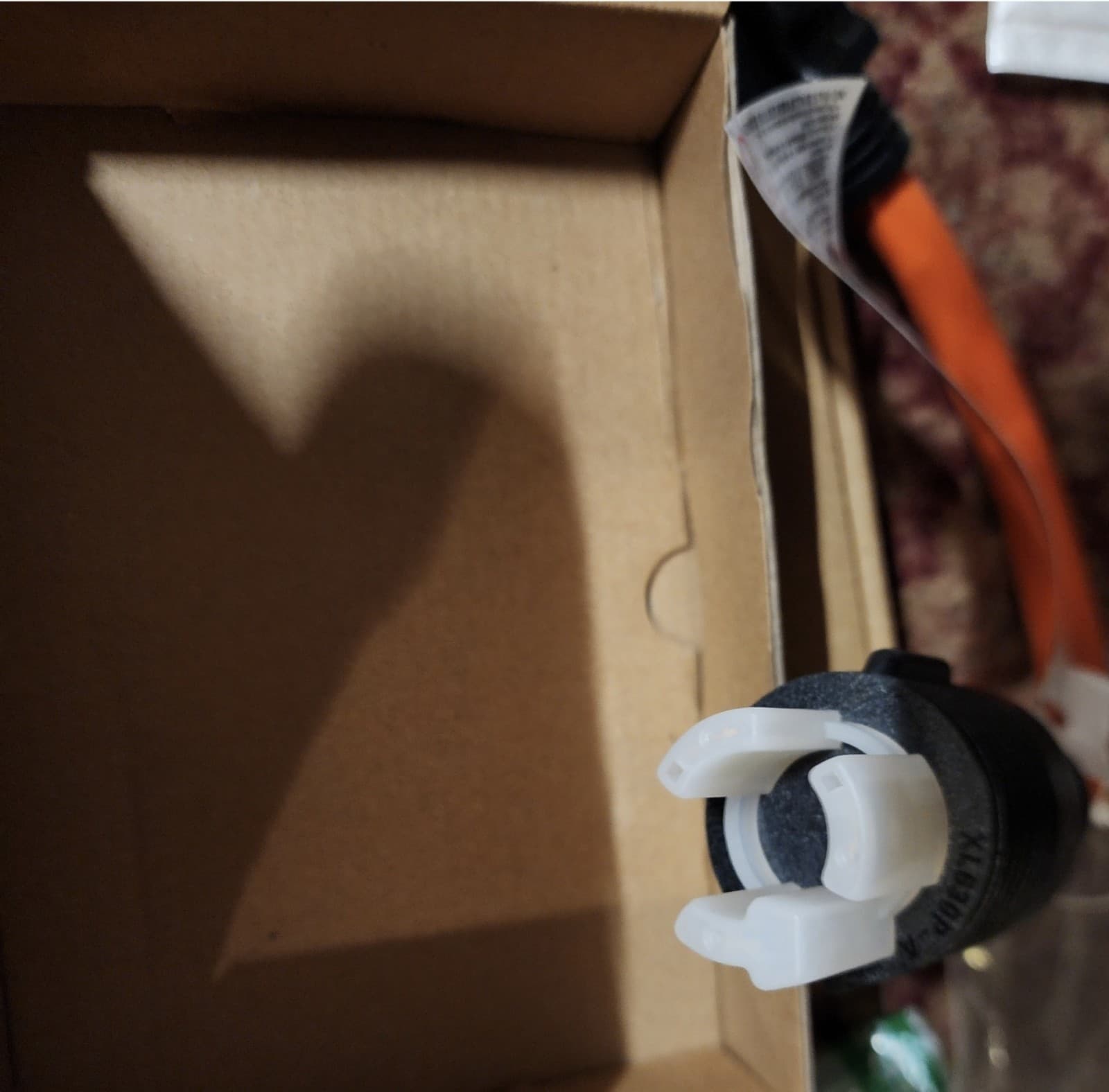 NEMA 5-15P to 6-20R Heavy Duty Electric Cable Plug Adapter - Thumbnail 3