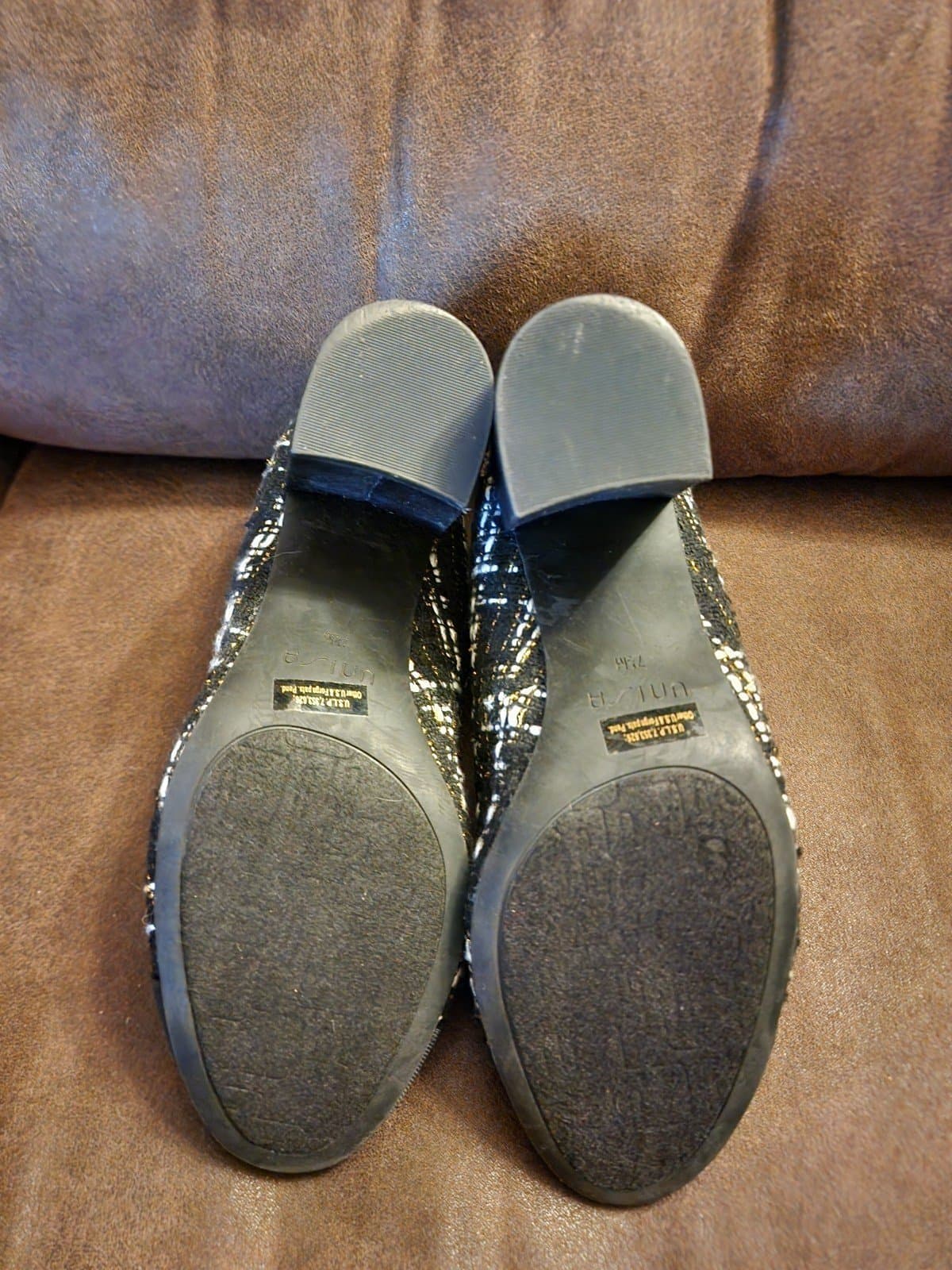 Mary Jane shoes size 7.5 - Thumbnail 2