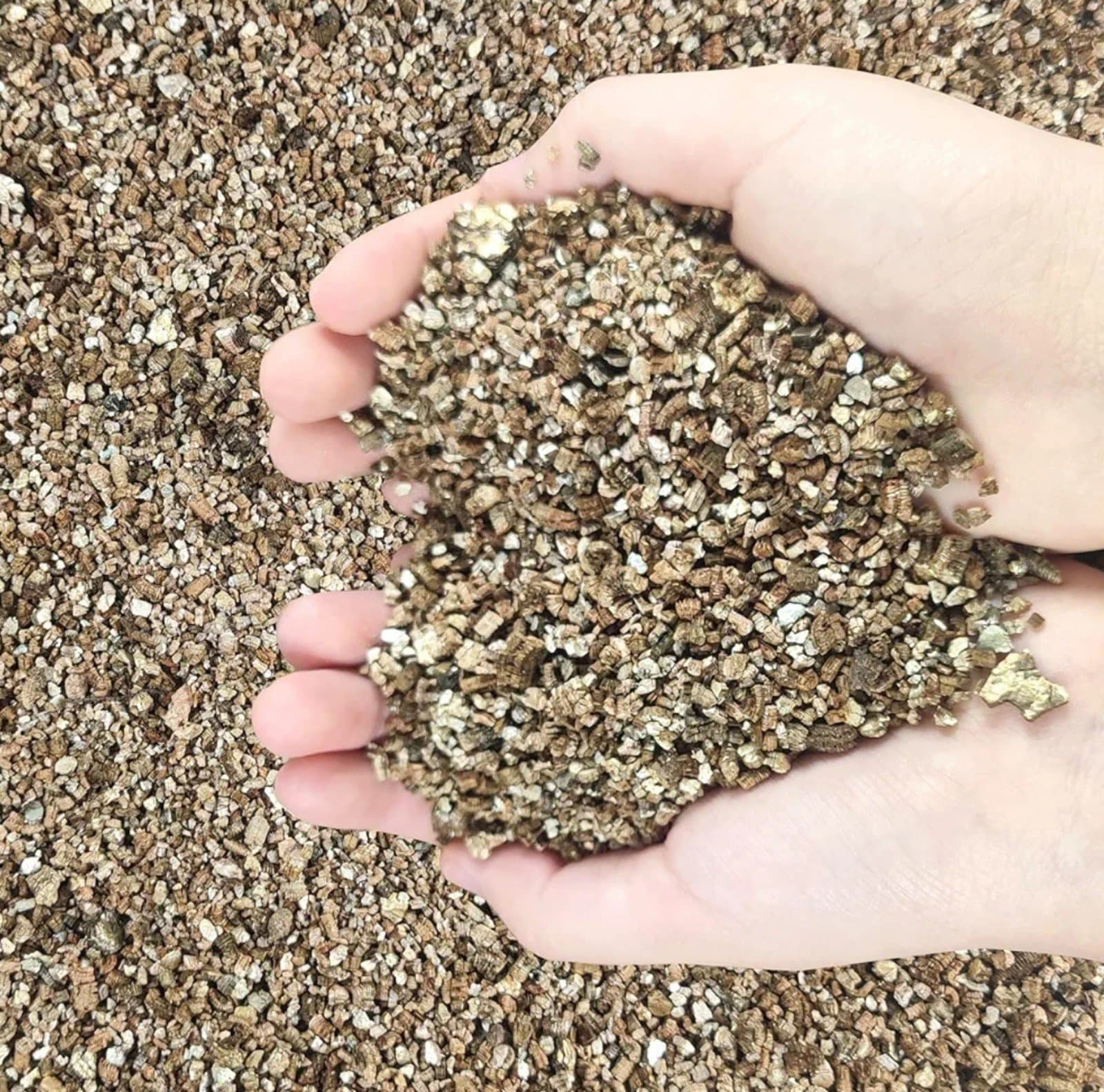 Vermiculite Granules for Plants & Gardening - Image 1