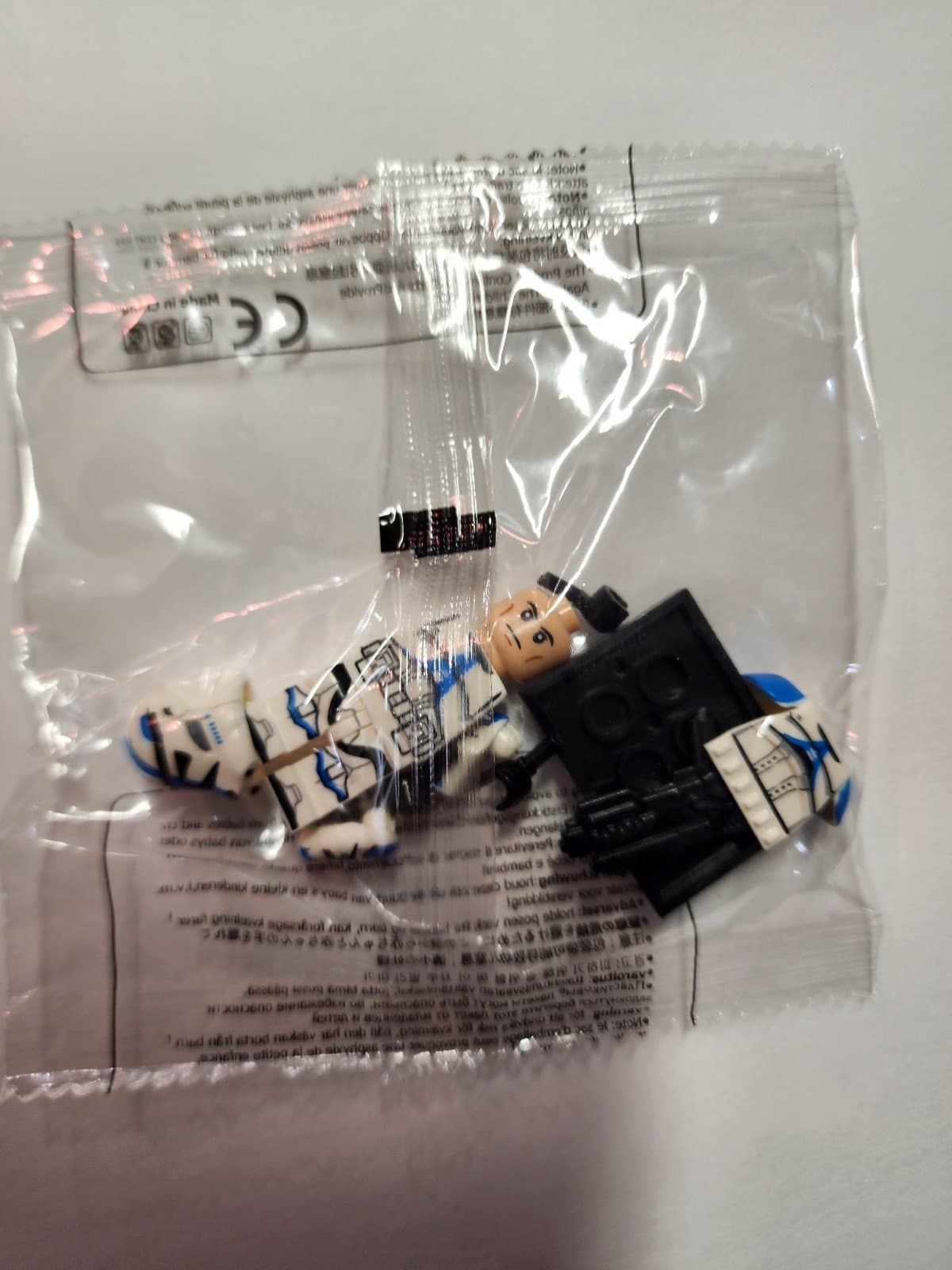 Star Wars Lego Guys w/ Guns & accessories - Image 1