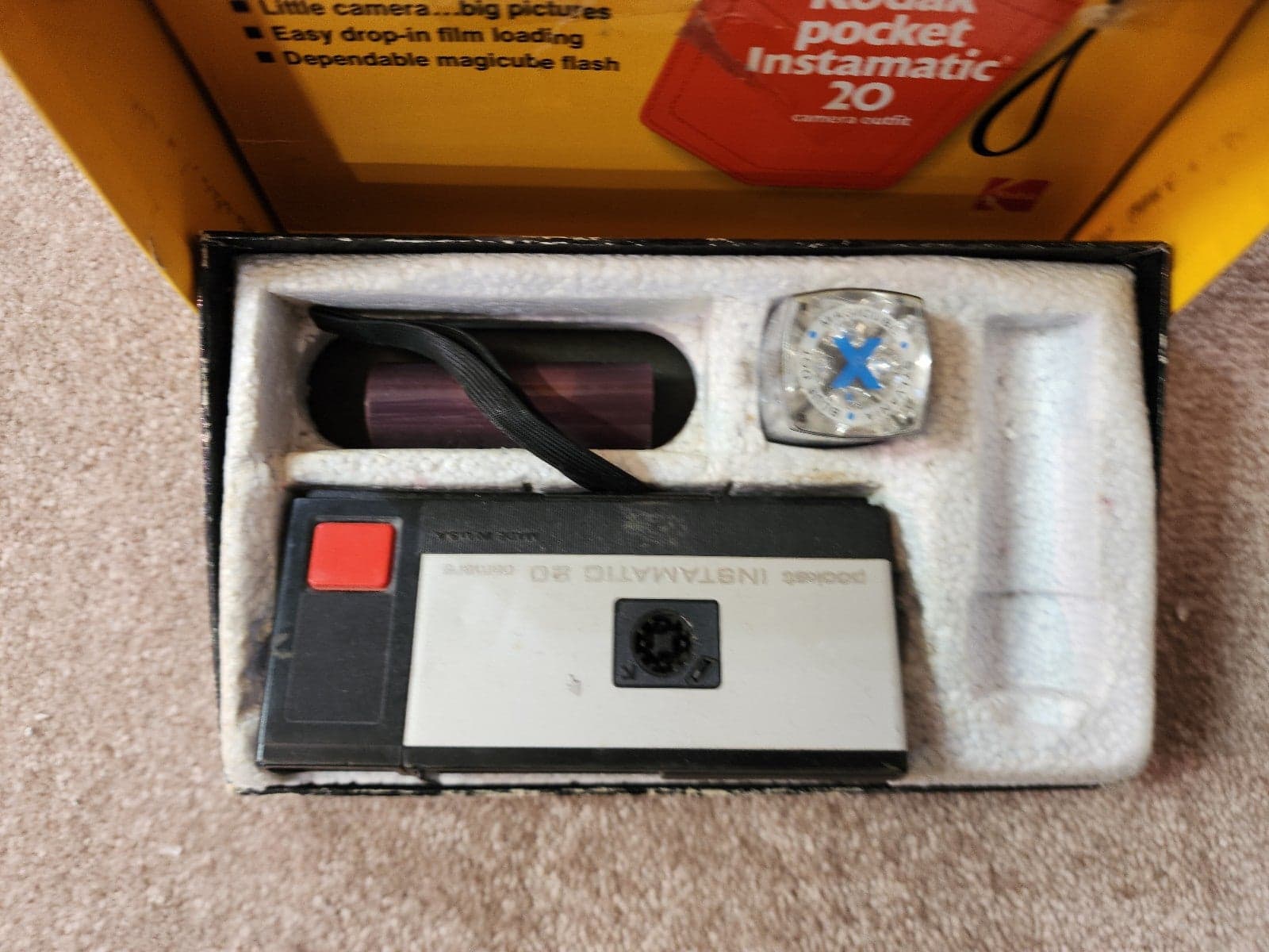 Vtg 70s KODAK INSTAMATIC Film Camera - Thumbnail 4