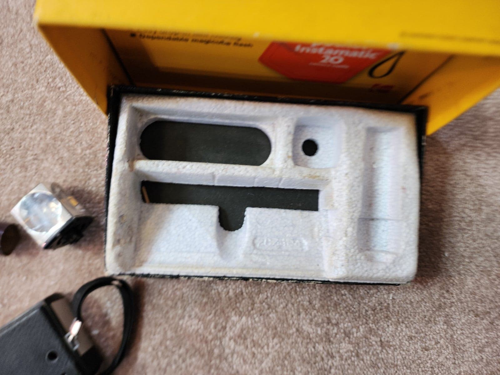 Vtg 70s KODAK INSTAMATIC Film Camera - Thumbnail 9