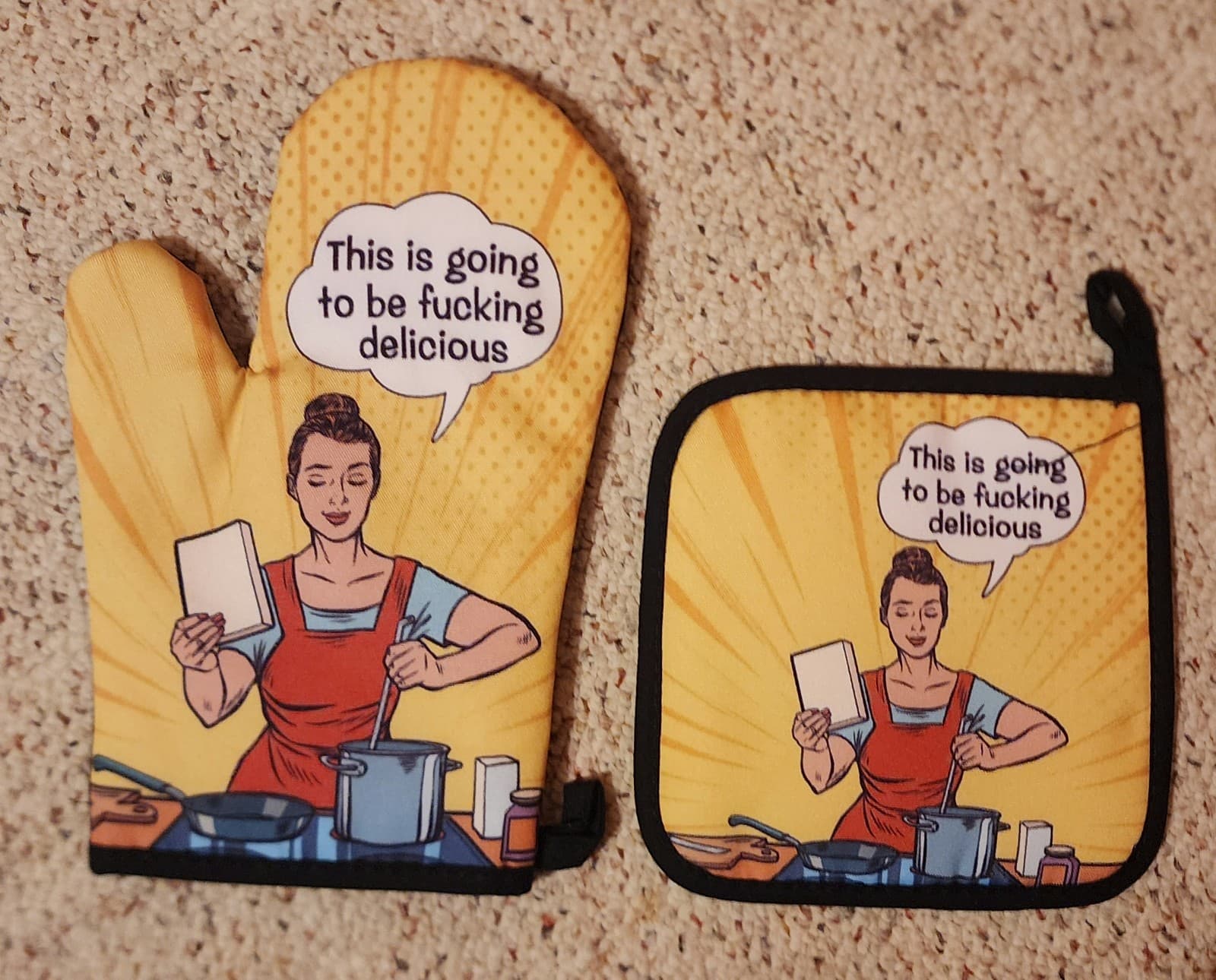 Oven Mitt & Pot Holder Set Funny Gift 2pc Set - Image 1
