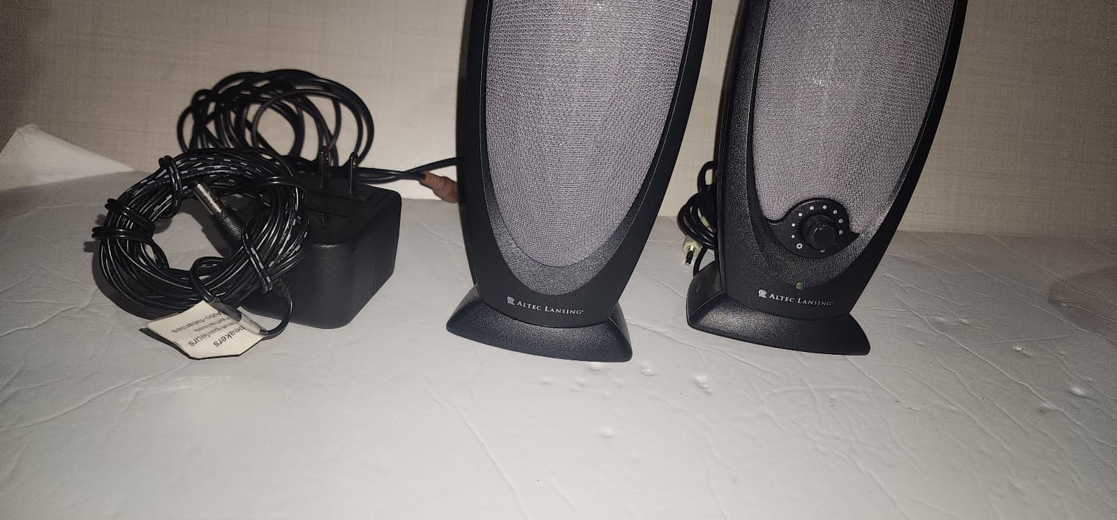 Altec Lansing Computer Speakers with cords & plug in - Thumbnail 2