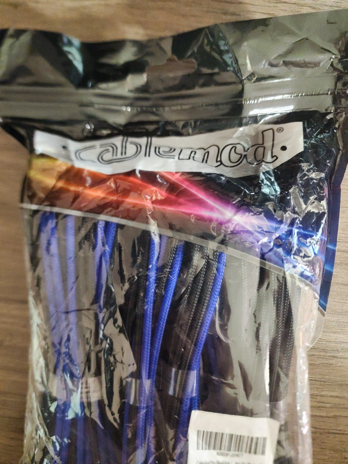 Pro ModMesh Sleeved 12VHPWR ModMesh 16P to 3 x 8P Extension Kit Black - Thumbnail 8