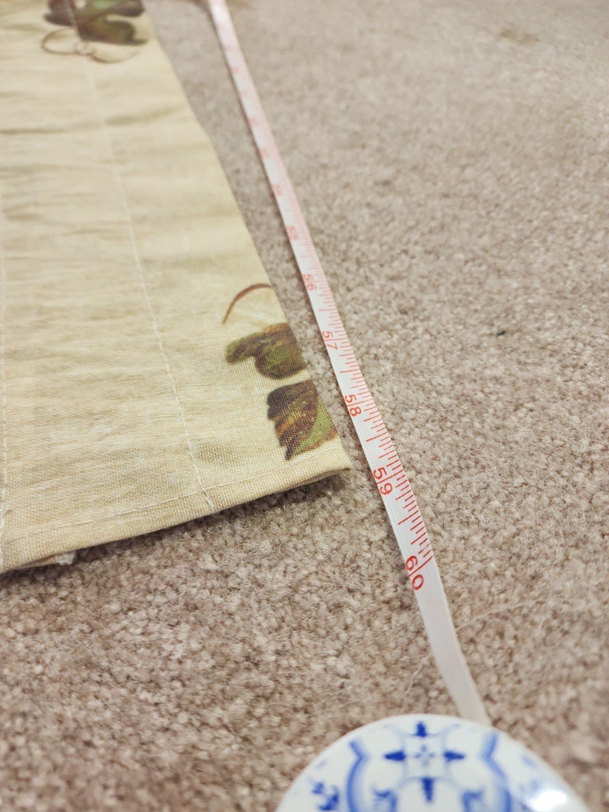 Wine bottle & grapes kitchen curtain 59" x 14" - Thumbnail 3