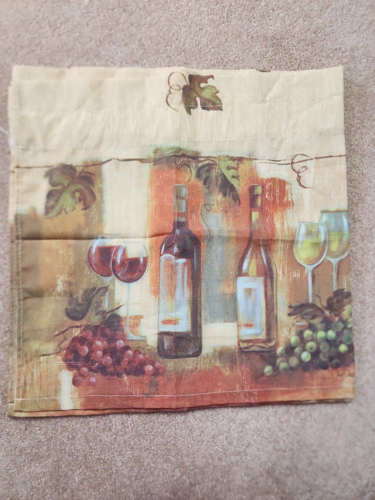 Wine bottle & grapes kitchen curtain 59" x 14" - Thumbnail 5
