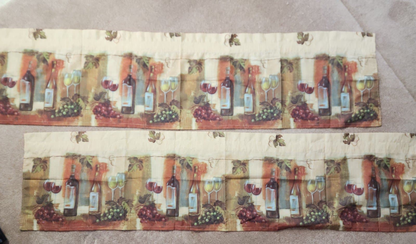 Wine bottle & grapes kitchen curtain 59" x 14" - Thumbnail 2