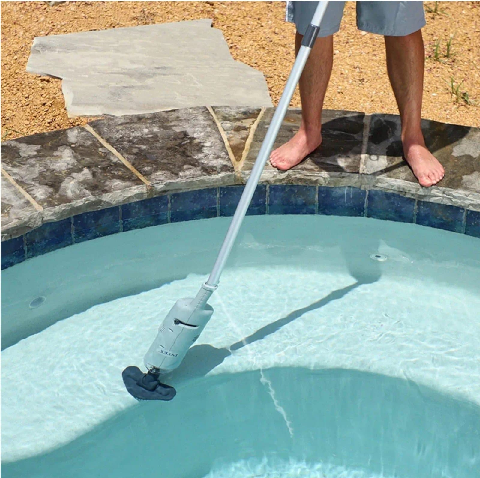 Intex Rechargeable Swimming Pool Vacuum Cleaner - Thumbnail 5