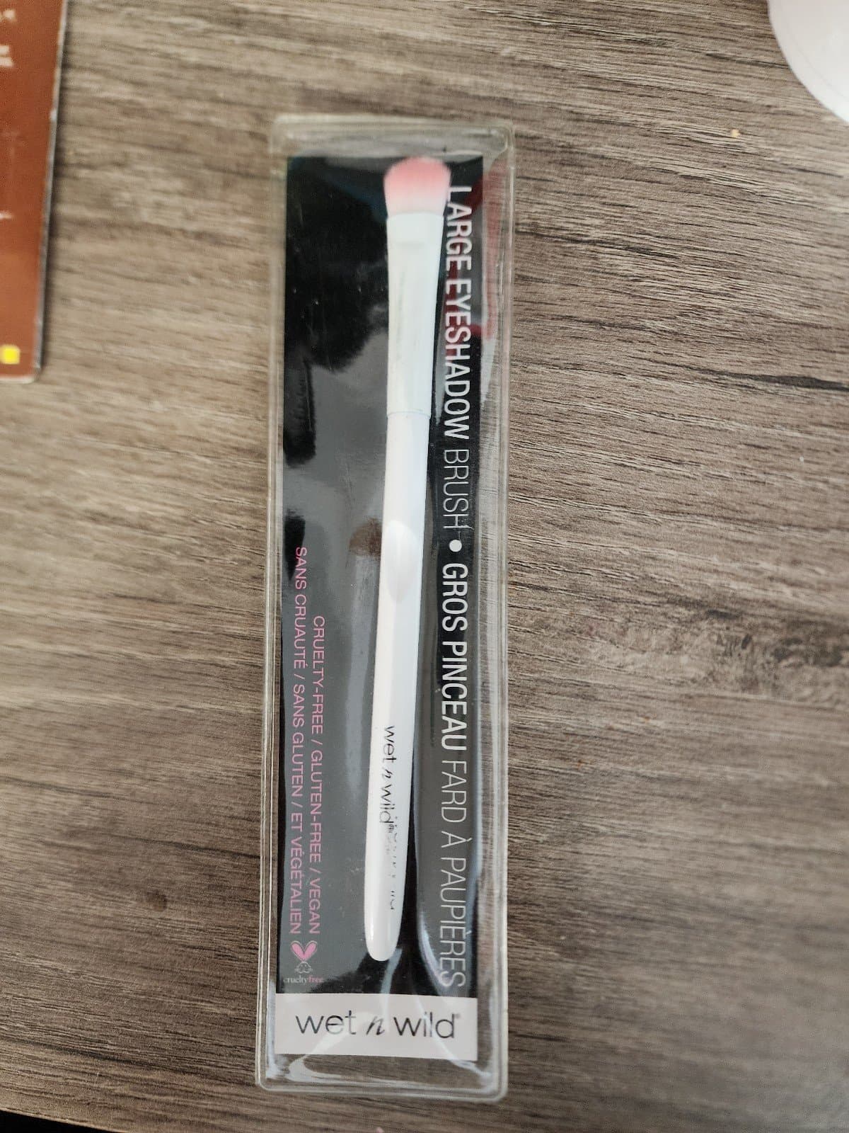 ELF Large Eyeshadow brush -NIB - Thumbnail 2