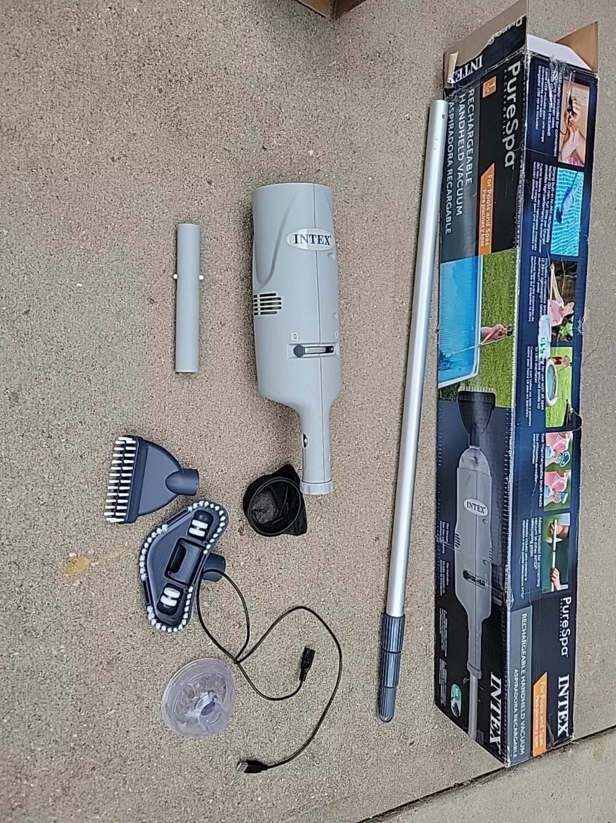 Cordless Rechargeable Pool Cleaner Intex - Thumbnail 8