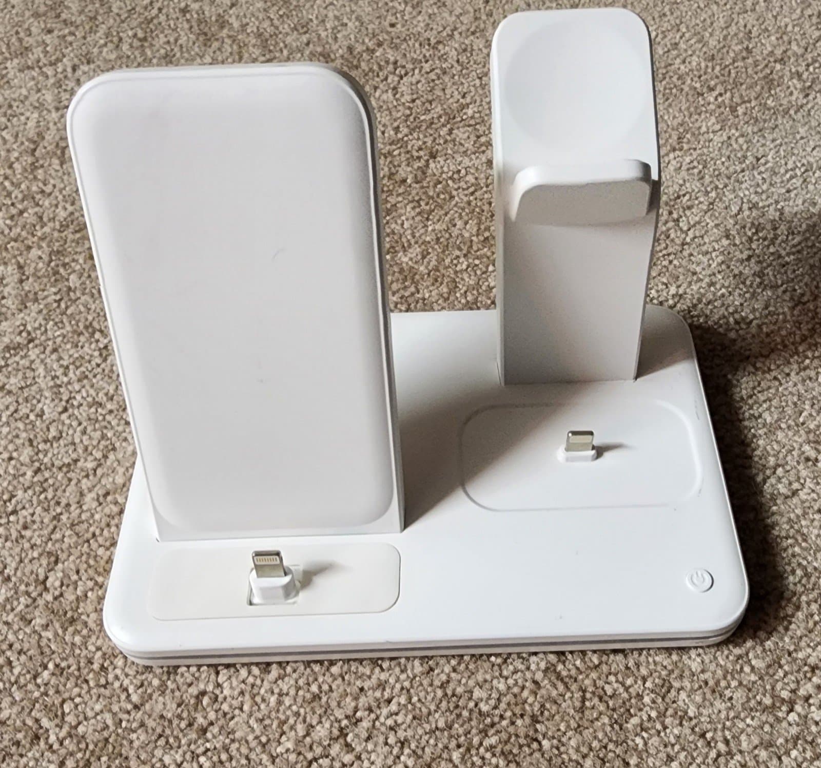 3-in-1 Apple Charging Dock - Thumbnail 4