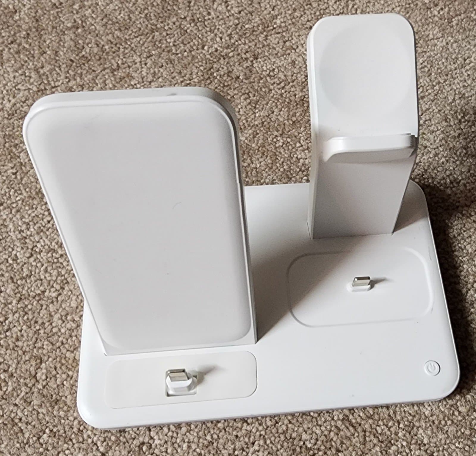 3-in-1 Apple Charging Dock - Thumbnail 3
