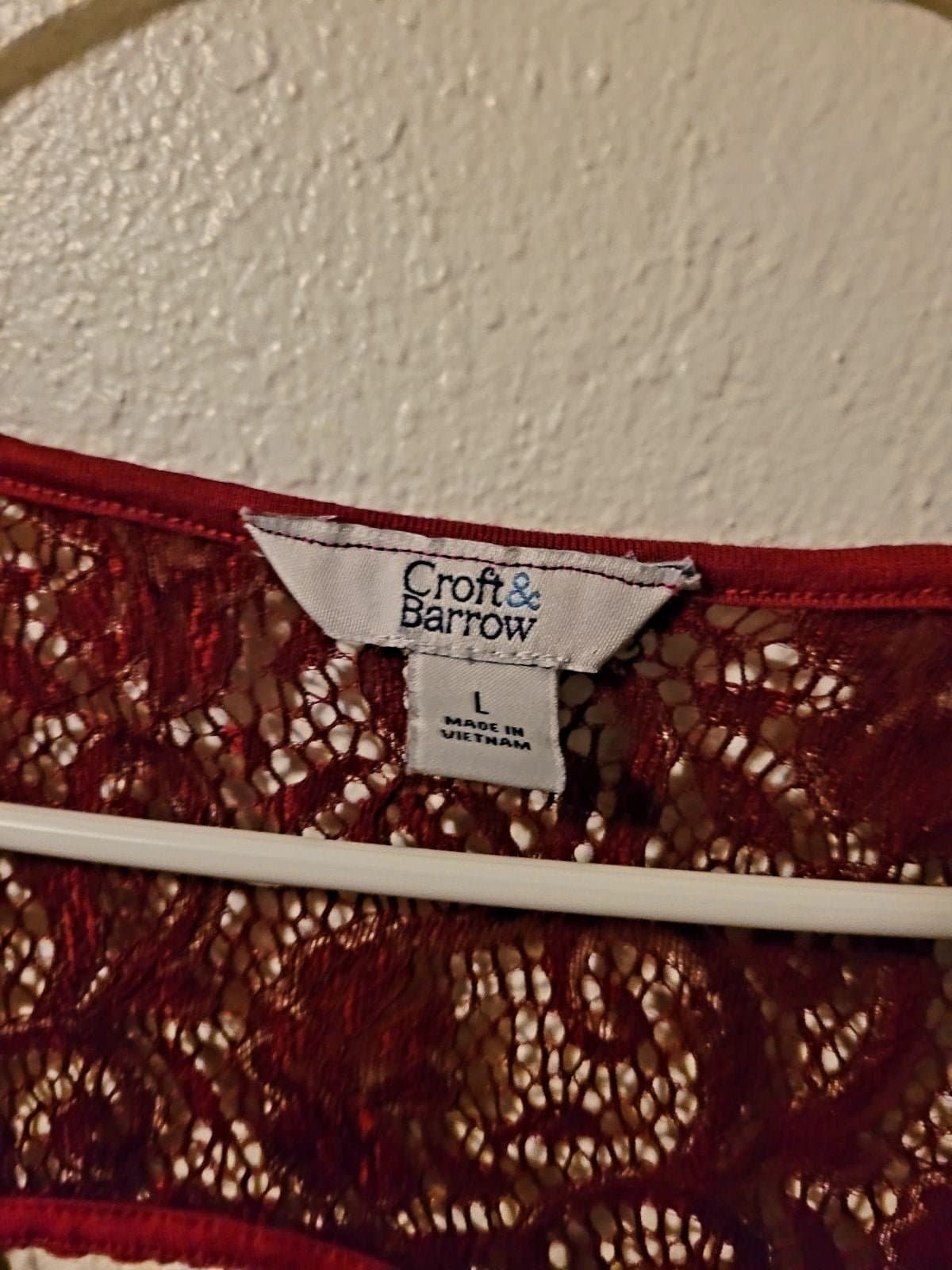 Women's burgundy shirt sz Large peek-a+-boo back & lace - Thumbnail 4