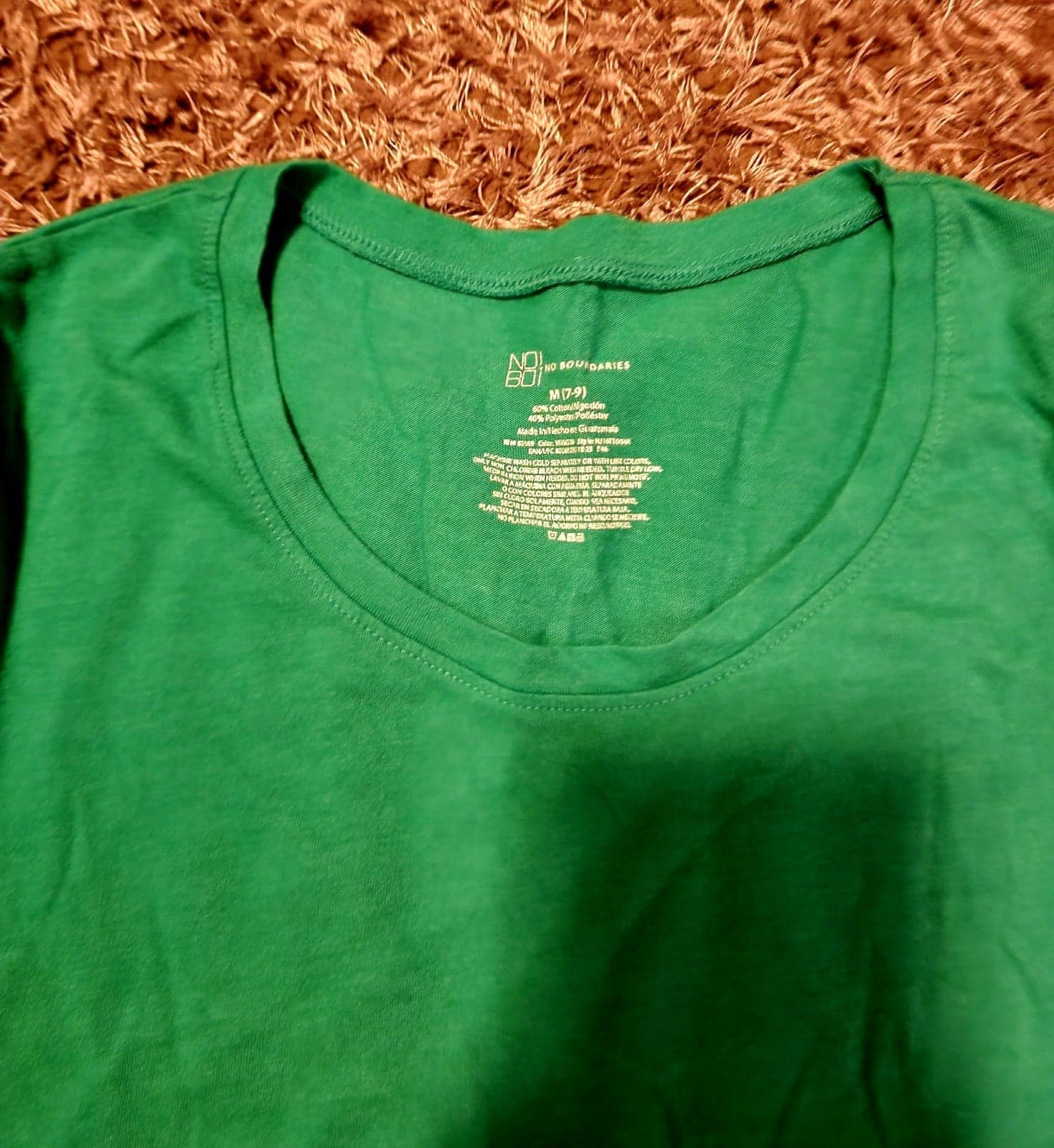 Green shirt sz M like new - Thumbnail 3