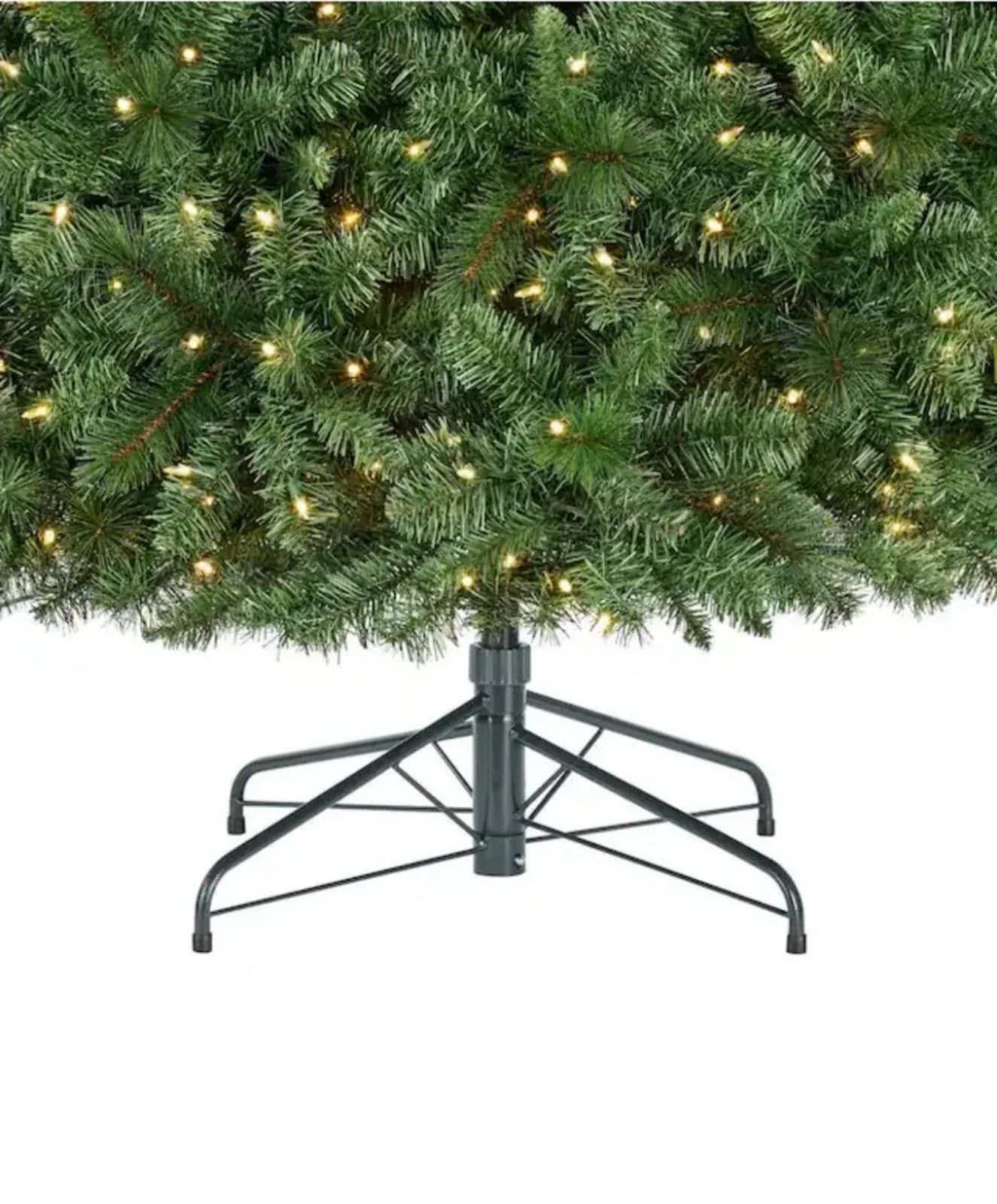 Wesley Long Needle Pine 9ft LED Pre-Lit Tree - Thumbnail 4