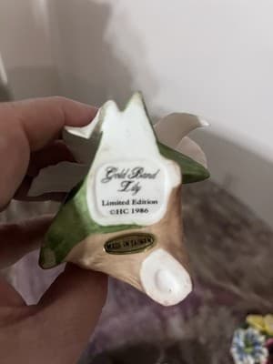 Porcelain figurine titled 'Gold Band Lily' by Hamilton Collection - Thumbnail 6