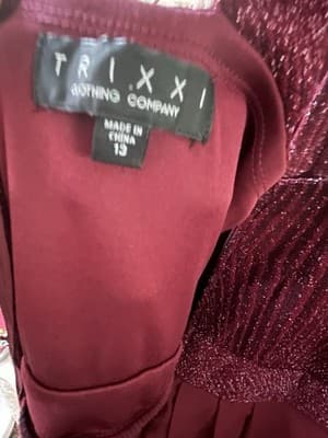 PROM This Burgundy Dress Provides The WOW Factor.Sleeveless Halter With Back Bow - Thumbnail 4