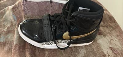 Size 9 - Air Jordan Legacy 312 Low Yellow Ochre - Very Little Wear. - Thumbnail 5