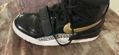 Size 9 - Air Jordan Legacy 312 Low Yellow Ochre - Very Little Wear. - Thumbnail 4
