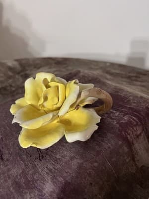 Capodimonte Porcelain Yellow Flower From Naples, Italy/1743/King Charles VII - Thumbnail 2