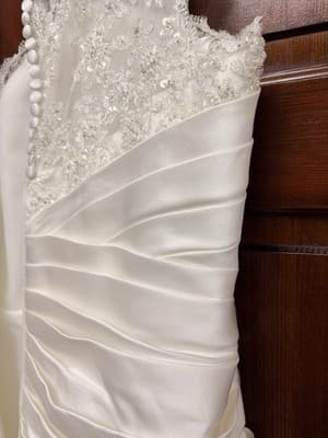 David’s Bridal 9T3090 Plus Size Lace Cap Sleeve A-Line Wedding Dress - Thumbnail 5