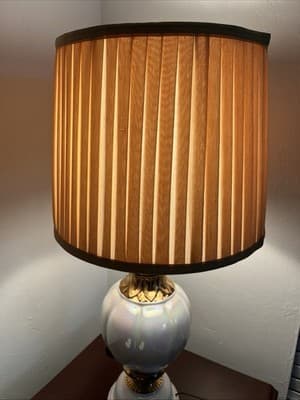 MCM Vintage 60s Hollywood Regency Opalescent Table Lamp with Great Lamp Shade - Thumbnail 8