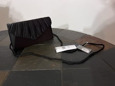 Modern, Sleek designer Clutch by Jessica McClintock. Snag It Fast, It Won’t Last - Thumbnail 2