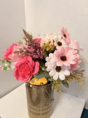 Beliani Corfu style Metal Lantern in gold - Thumbnail 4