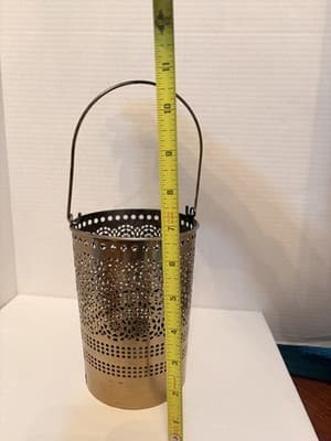 Beliani Corfu style Metal Lantern in gold - Thumbnail 2