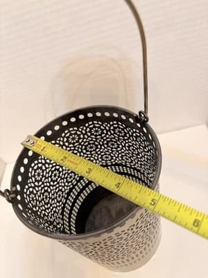 Beliani Corfu style Metal Lantern in gold - Thumbnail 3