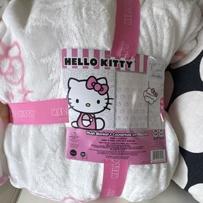 Hello Kitty Twin Blanket 60x90in White Pink Super Soft Plush Cartoon Polyester