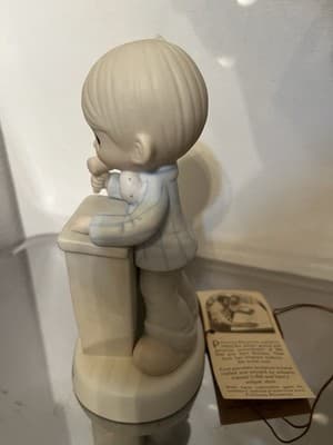 Precious Moments Collectors Club Figurine Let Us Call the Club to Order 1982 Po… - Thumbnail 3