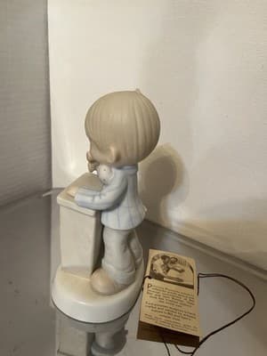 Precious Moments Collectors Club Figurine Let Us Call the Club to Order 1982 Po… - Thumbnail 4